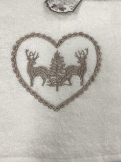 Alternative view of Coppia spugna ricamata con ricamo cuore e renne