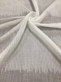 Tessuto con ricami verticali mod. Segmento Forma