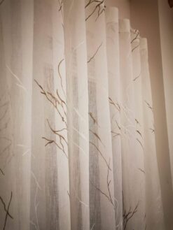 Tessuto con ricamo Acero