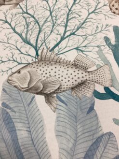 Tessuto antimacchia con pesci e coralli