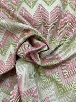 Tessuto misto cotone con motivo geometrico a zig zag nei toni del rosa