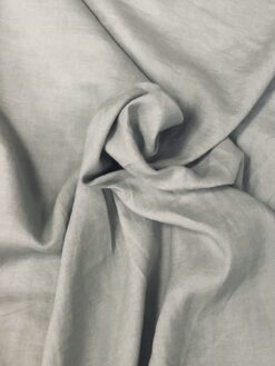 Alternative view of Tessuto in lino grigio chiaro.